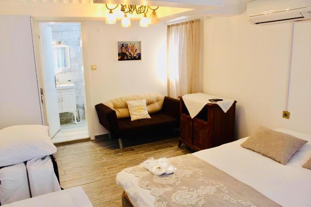Silenos Boutique Hotel Сеферихисар Экстерьер фото